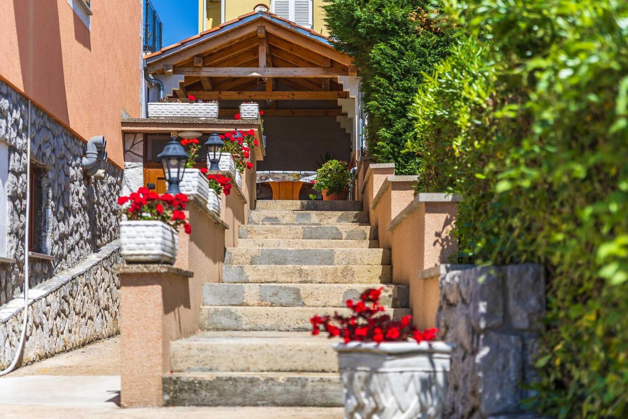 Apartments Rose Čižići Exterior foto